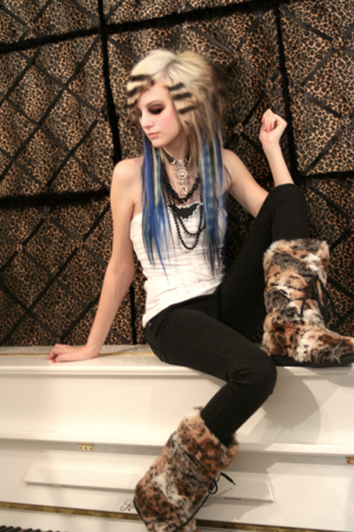 cute-scene-girl--large-msg-120639915982.jpg